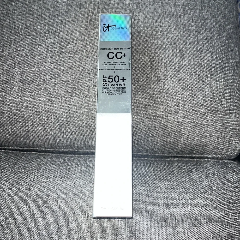 It Cosmetics CC+ Plus Color Correcting Full Coverage Cream Serum Light Anti Ag